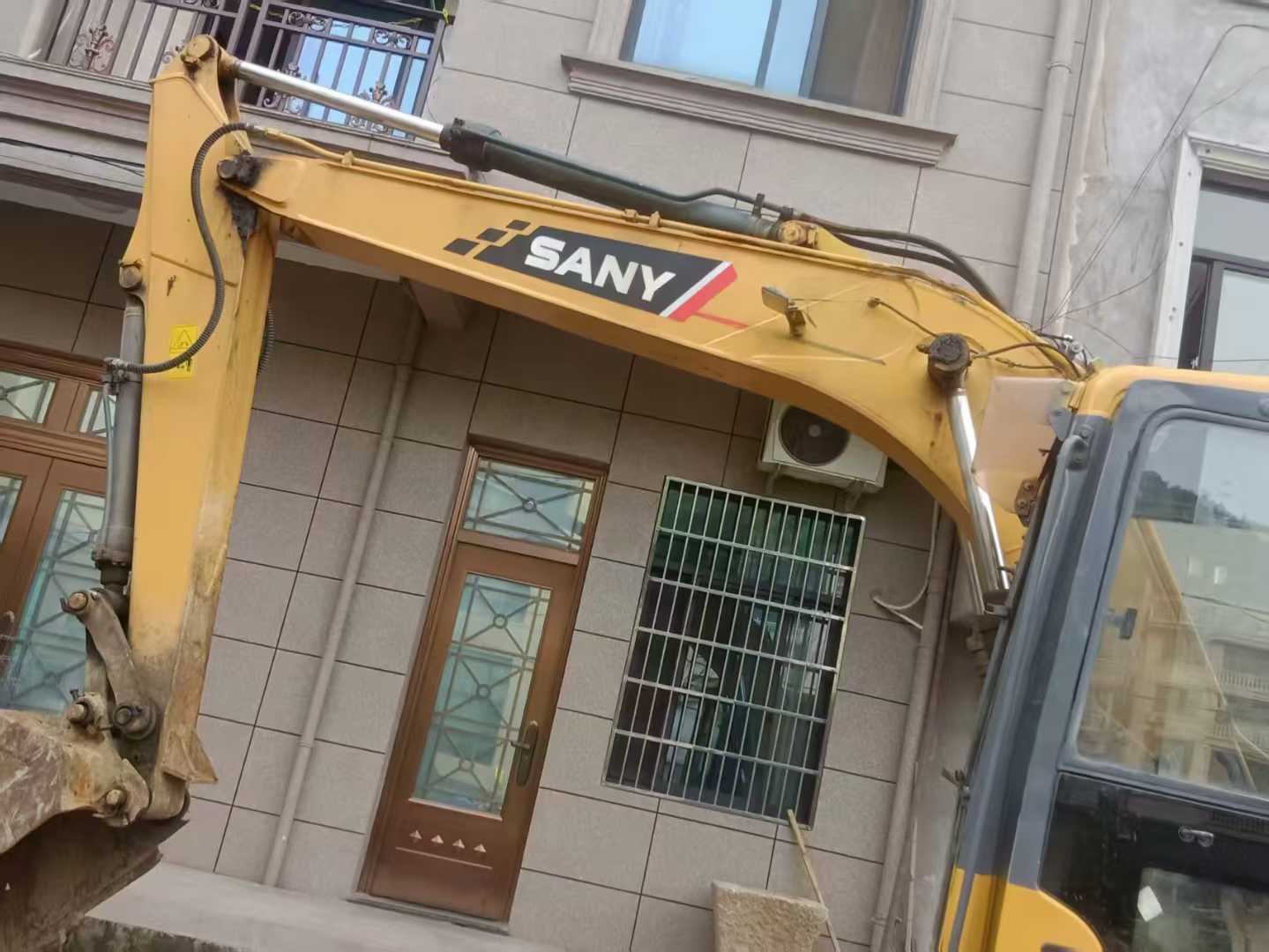 Used Sany SY135 Excavator 2016 Model / 6