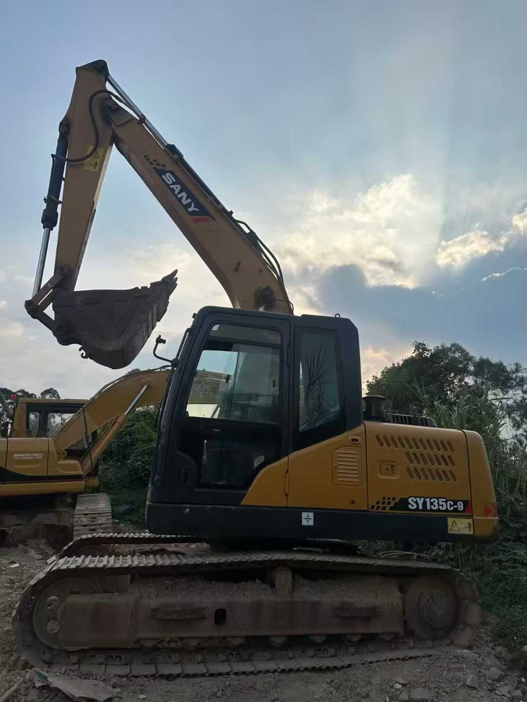 Used Sany SY135 Excavator 2016 Model / 2