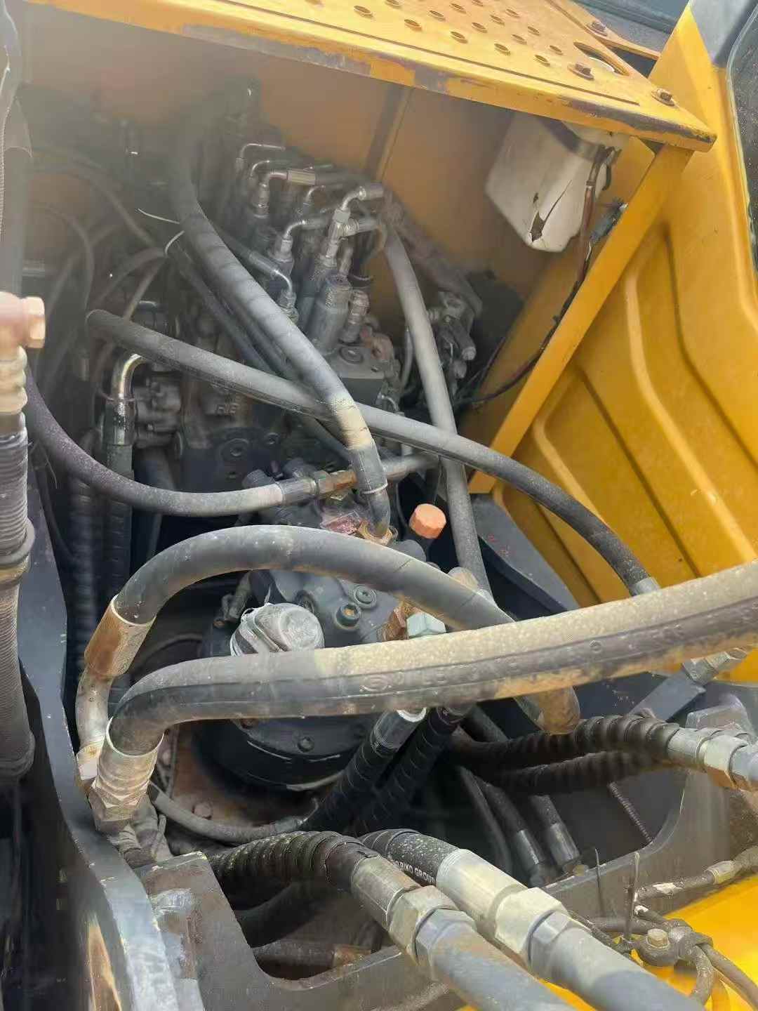 Used XCMG XE150 Excavator 2018 Model / 8