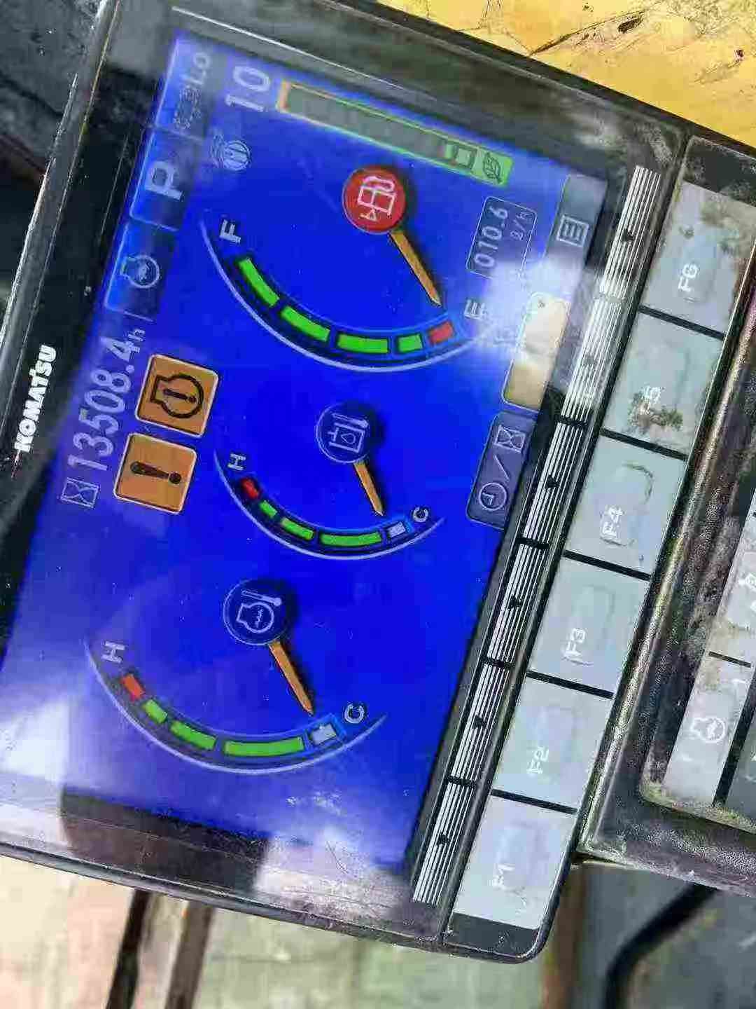 Used Komatsu PC210 Excavator 2013 Model / 6