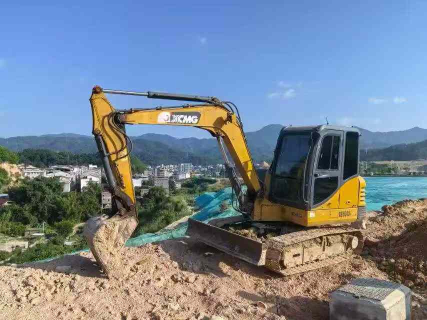 Used XCMG XE60 Excavator 2021 Model / 3