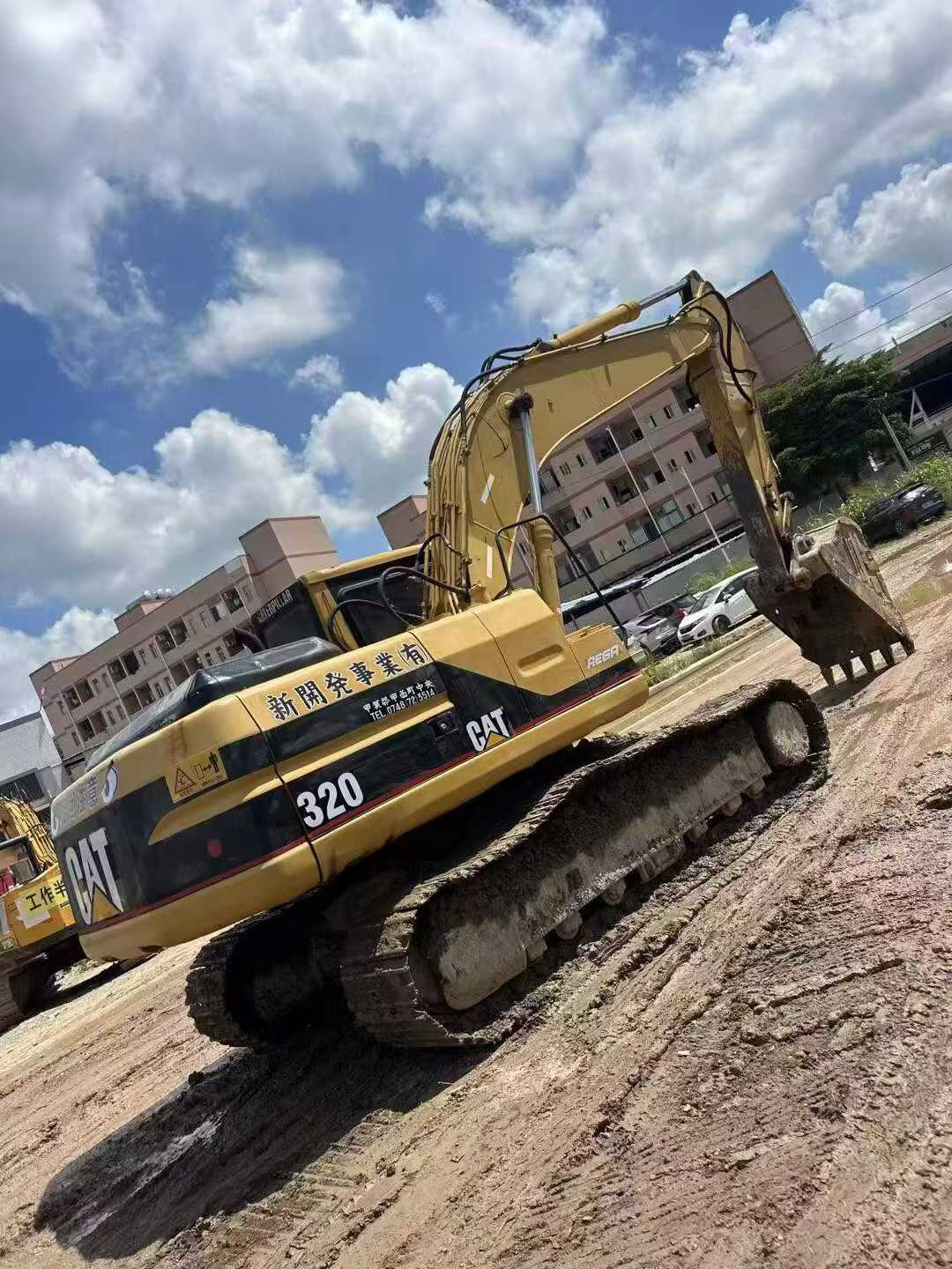 Used Caterpillar 320V2 Excavator 2016 Model / 3