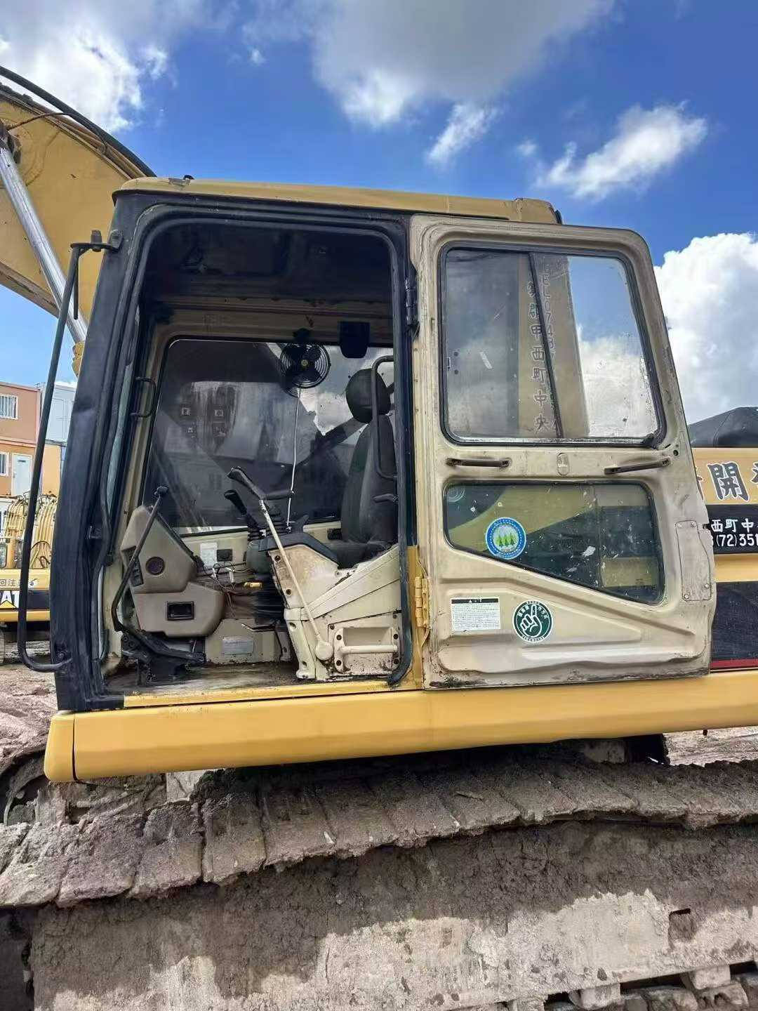 Used Caterpillar 320V2 Excavator 2016 Model / 4