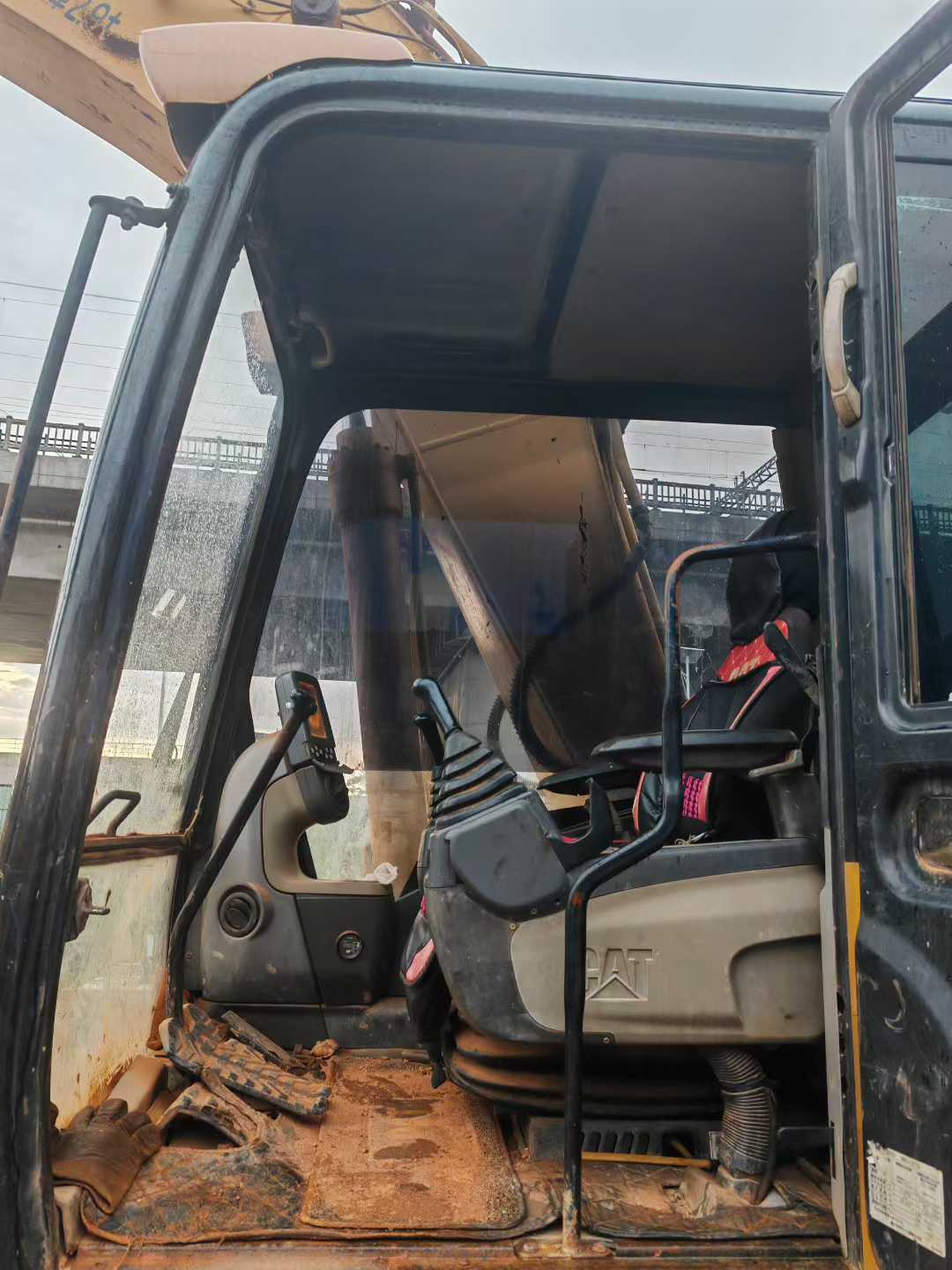 Used Caterpillar 320D Excavator 2016 Model / 4