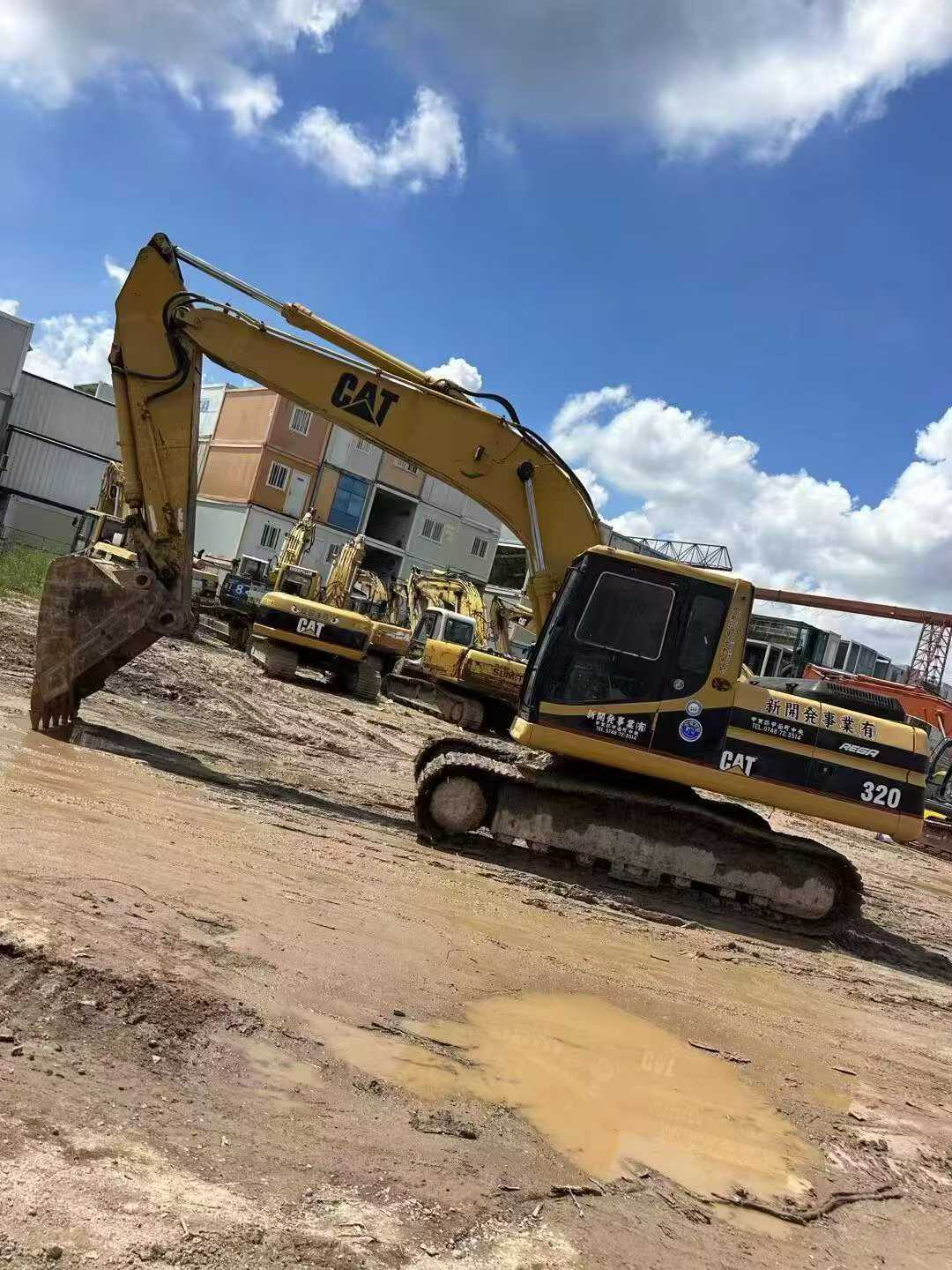 Used Caterpillar 320V2 Excavator 2016 Model / 2