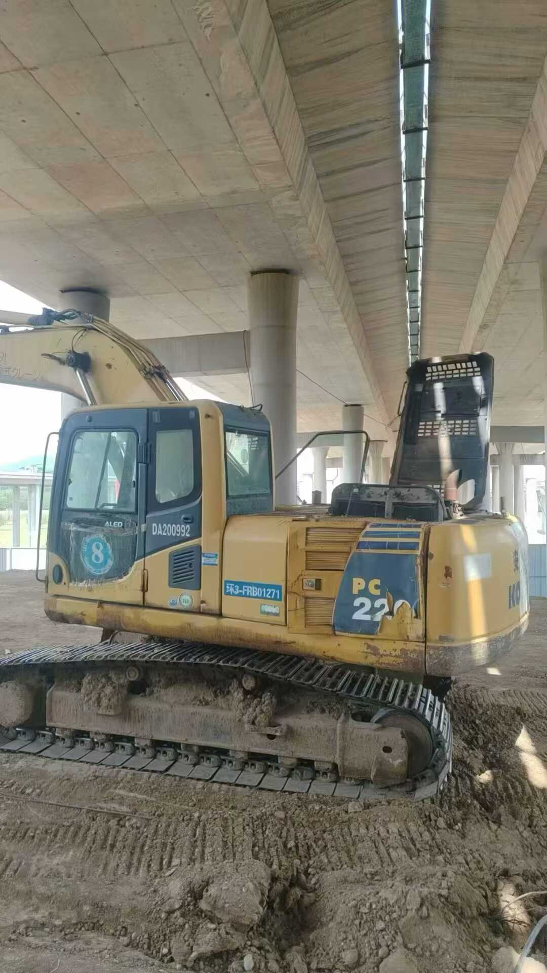 Used Komatsu PC200-8 Excavator 2016 Model / 2