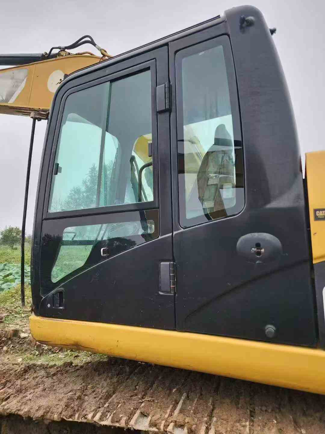 Used Caterpillar 323D2L Excavator 2011 Model / 7