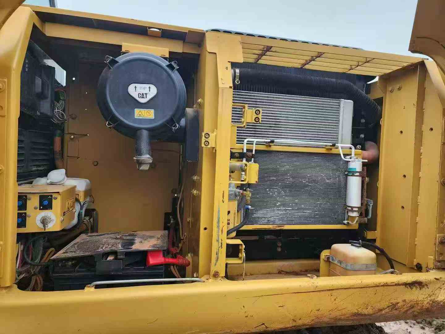 Used Caterpillar 323D2L Excavator 2011 Model / 8