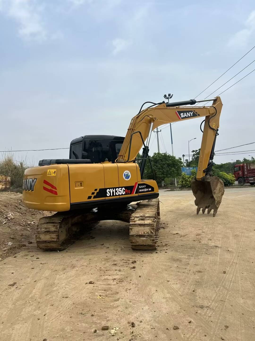 Used Sany SY135 Excavator 2016 Model / 3
