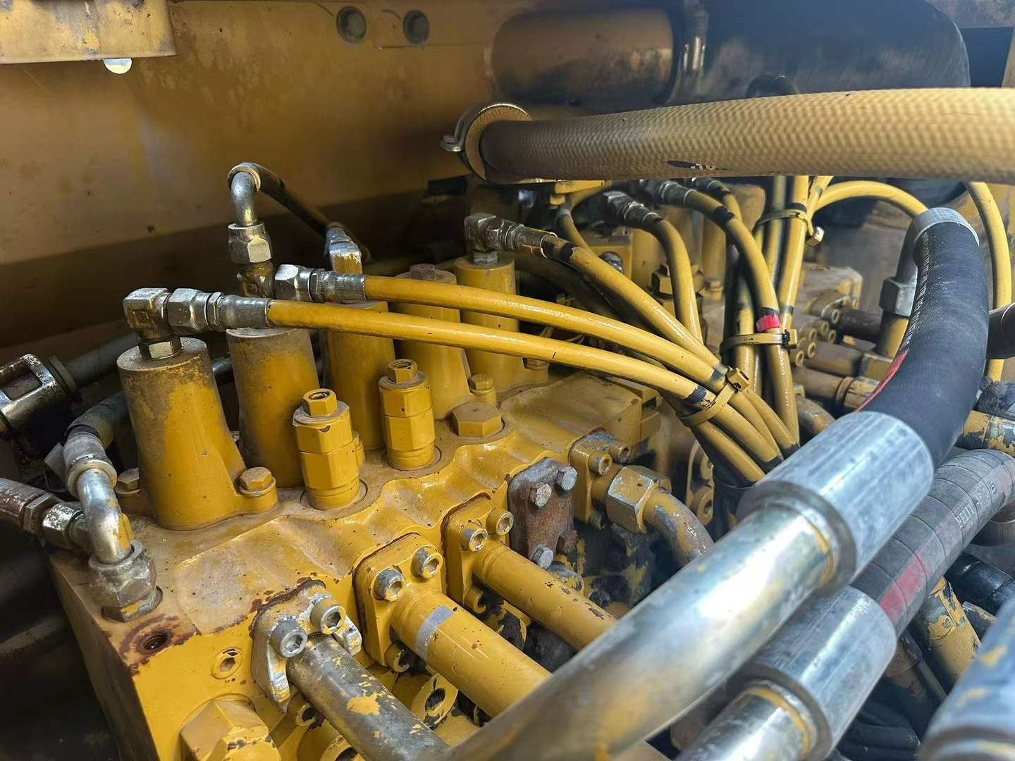 Used Caterpillar 320D Excavator 2016 Model / 8