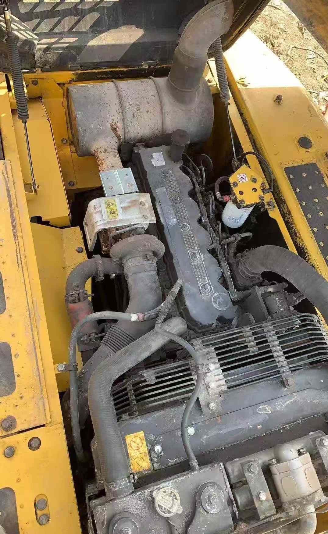 Used Komatsu PC210 Excavator 2017 Model / 4