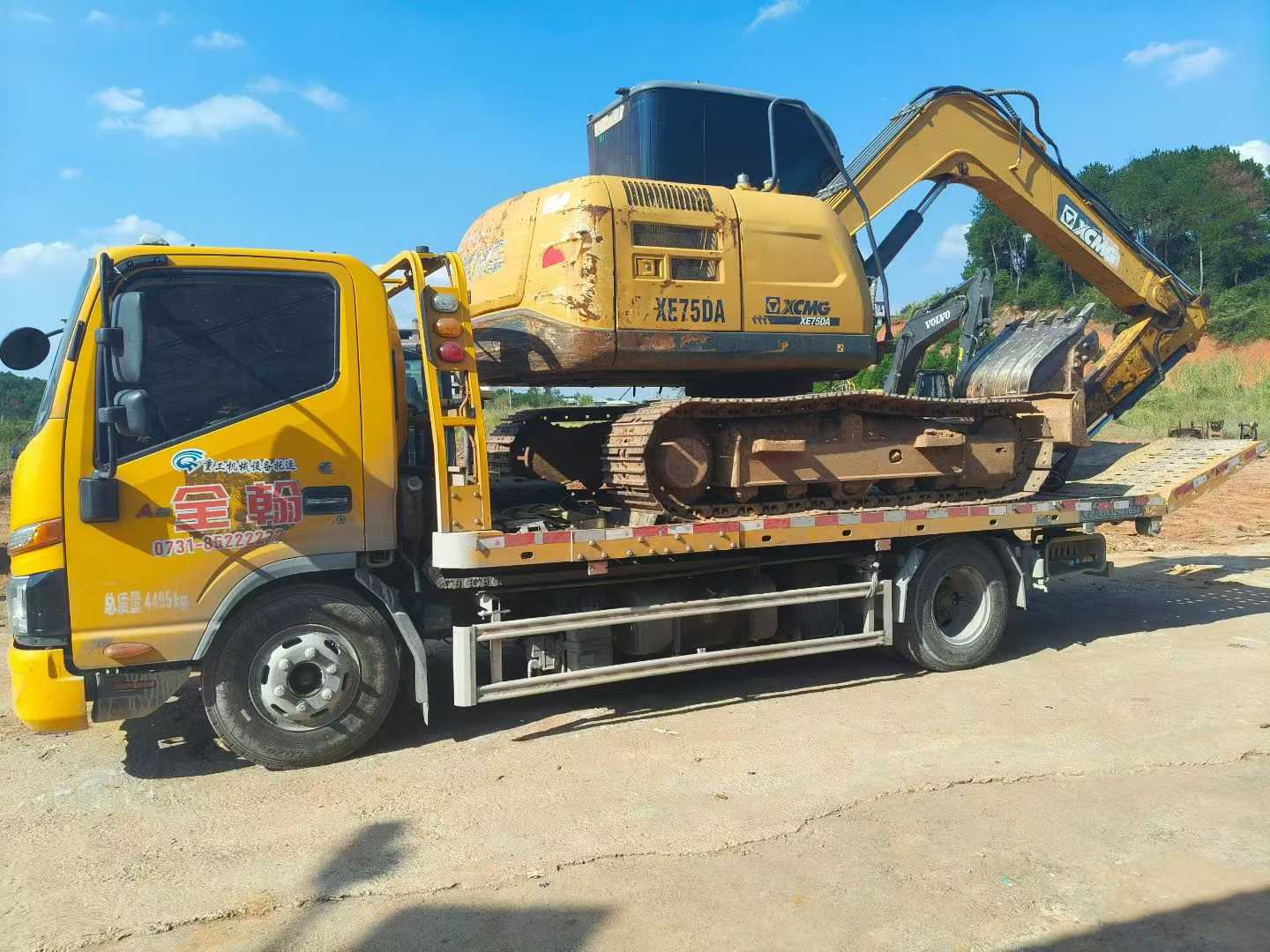 Used XCMG XE75WD Excavator 2016 Model / 3