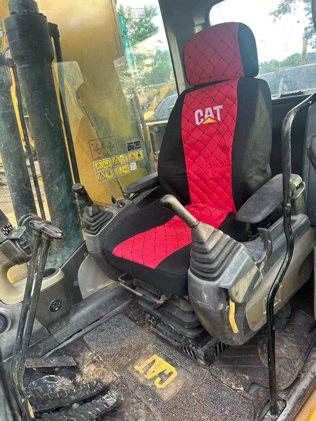 Used Caterpillar 320D Excavator 2016 Model / 6
