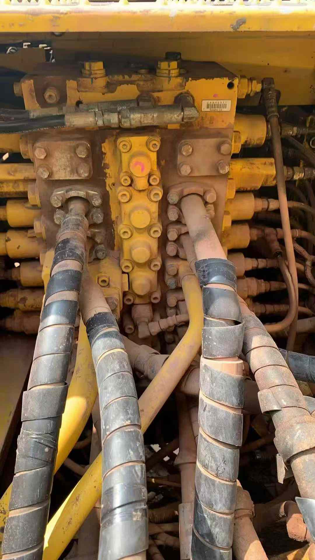 Used Komatsu PC210 Excavator 2017 Model / 3