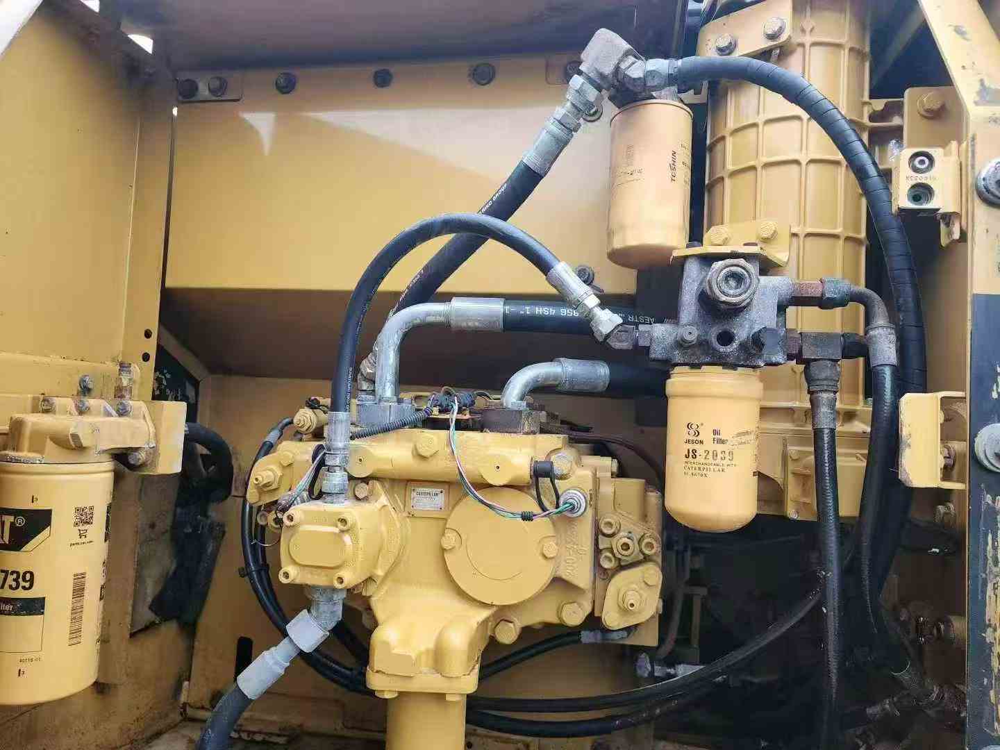 Used Caterpillar 323D2L Excavator 2011 Model / 6