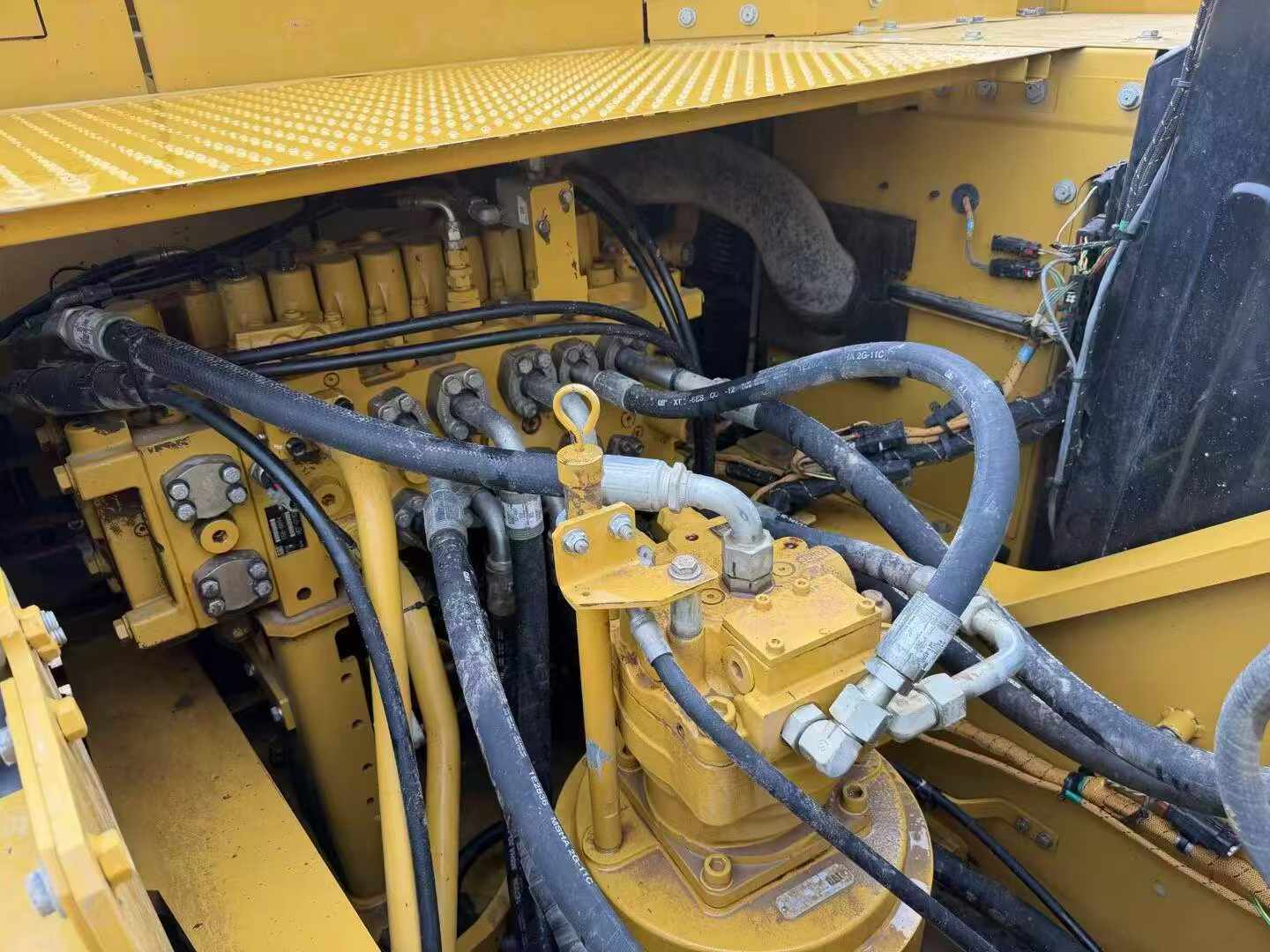 Used Caterpillar 330L Excavator 2020 Model / 8