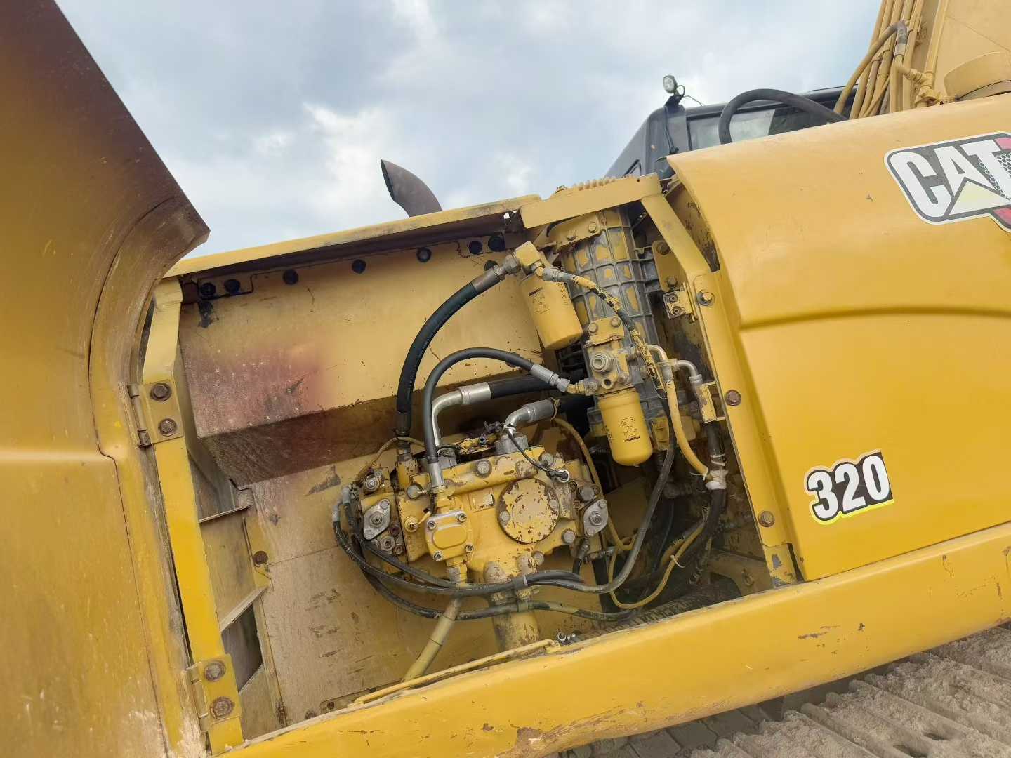 Used Caterpillar 320C Excavator 2016 Model / 7