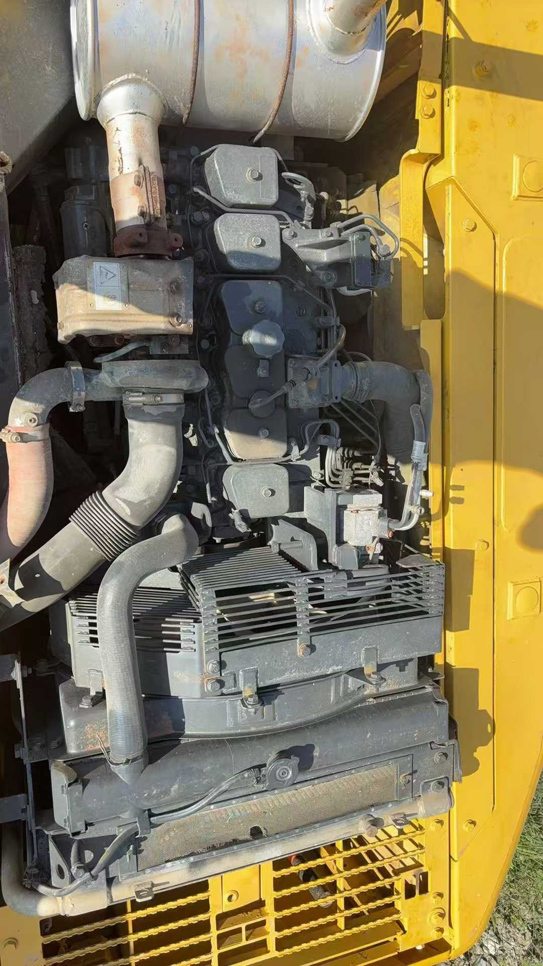 Used Komatsu PC200 Excavator 2016 Model / 8