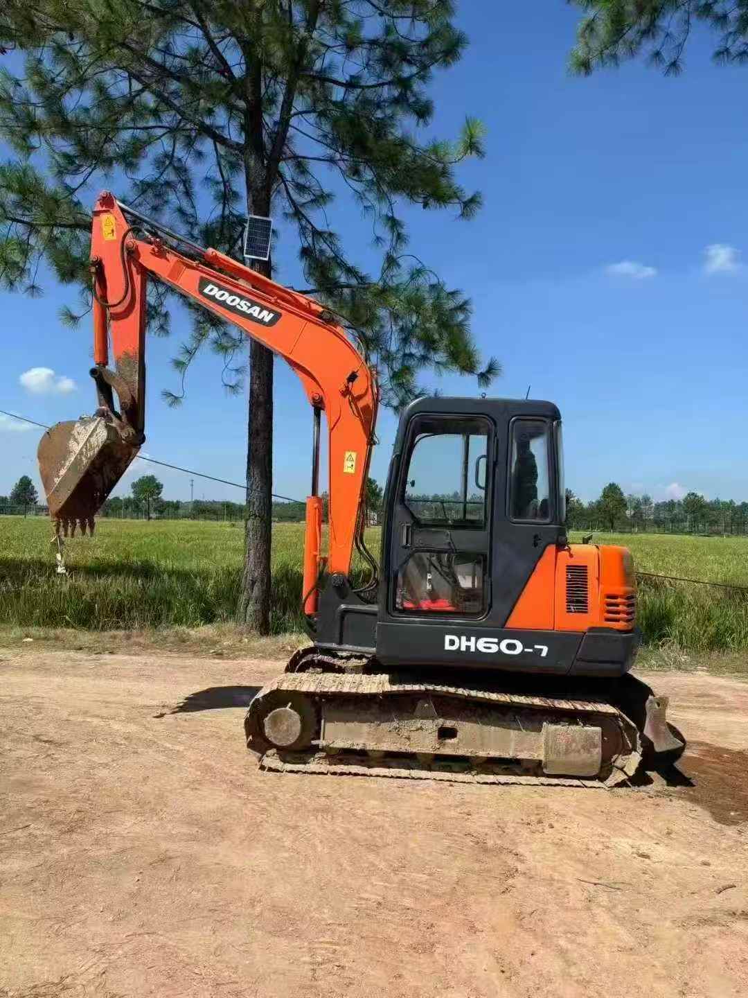 Used Doosan  DL507-9C Excavator 2016 Model / 3