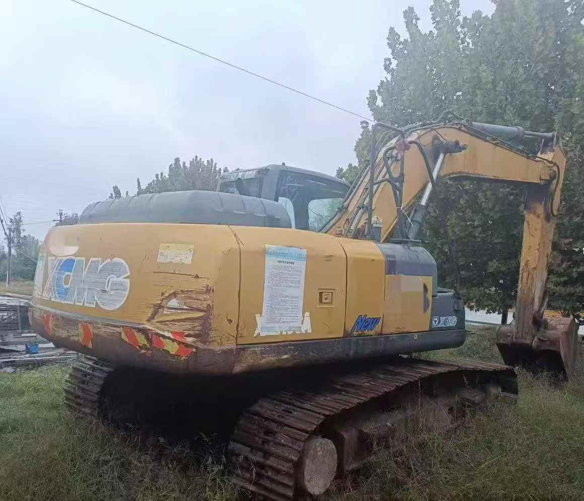 Used XCMG XE215 Excavator 2016 Model / 3