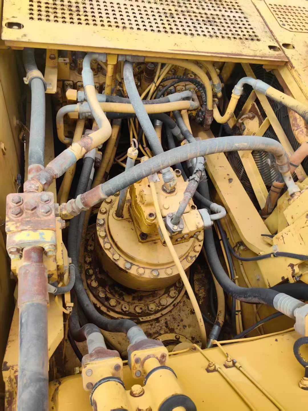 Used Caterpillar 330C Excavator 2016 Model / 5