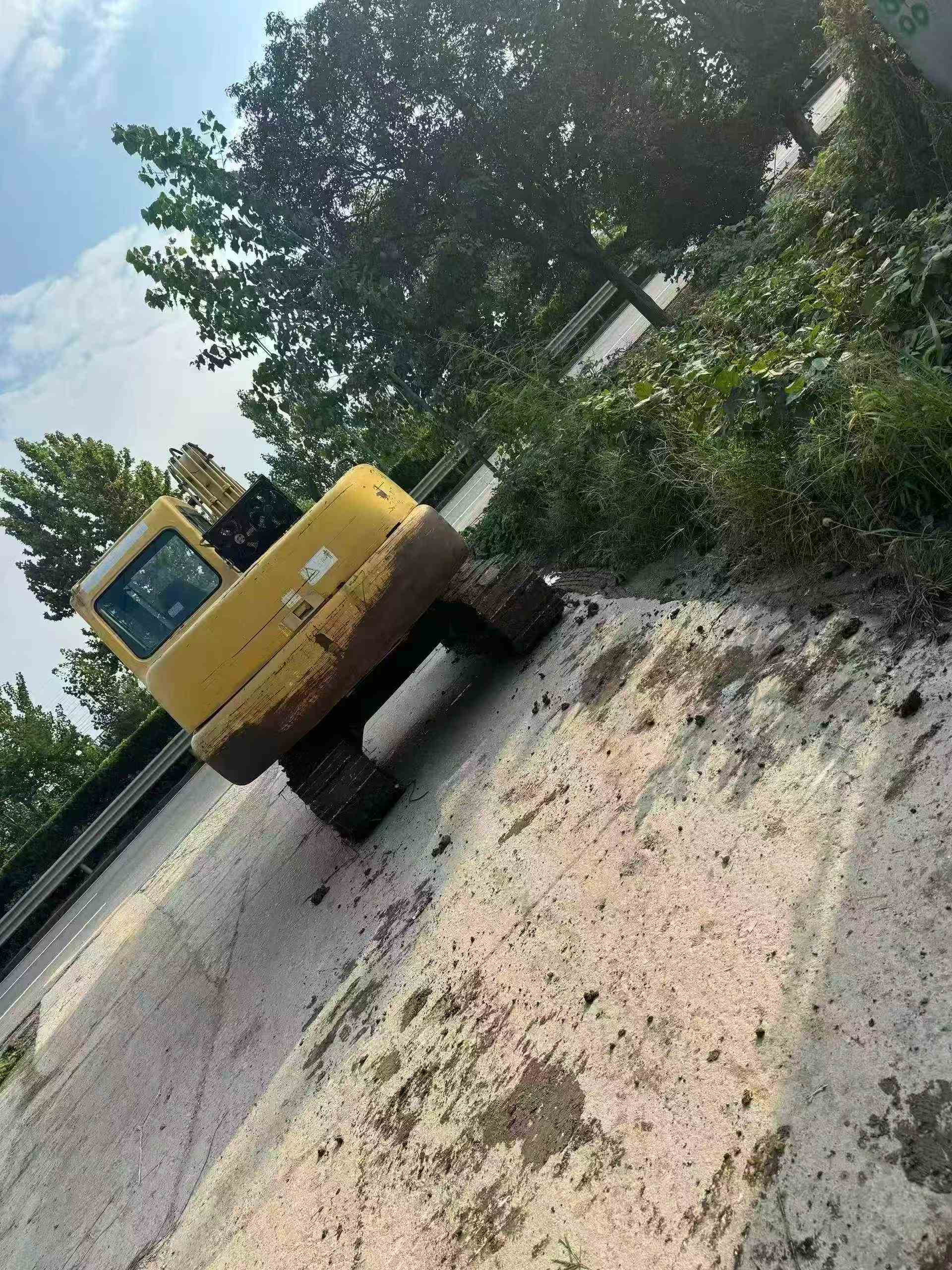 Buy Komatsu PC60-7 Used Excavator / 2 Used Komatsu PC60-7 Excavator 2010 Model / 2