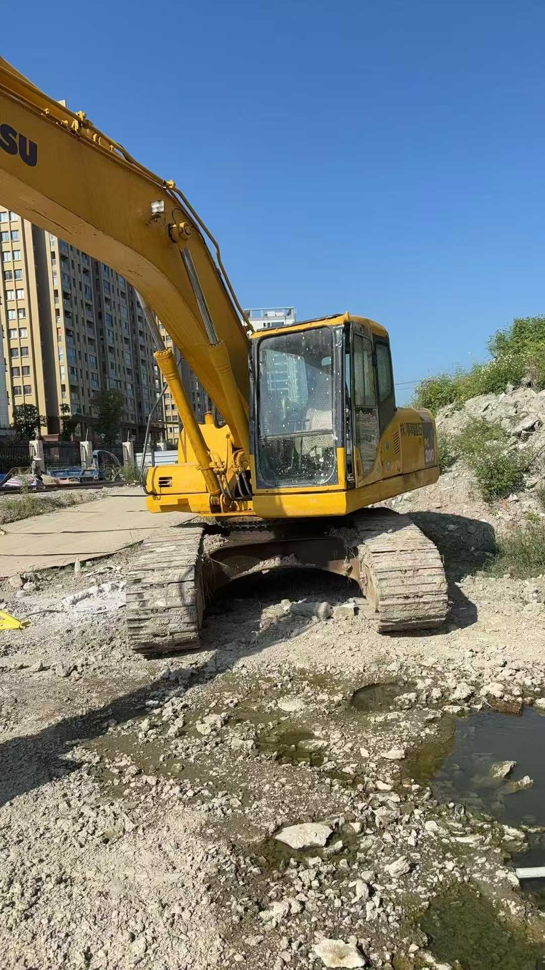 Used Komatsu PC200 Excavator 2016 Model / 4