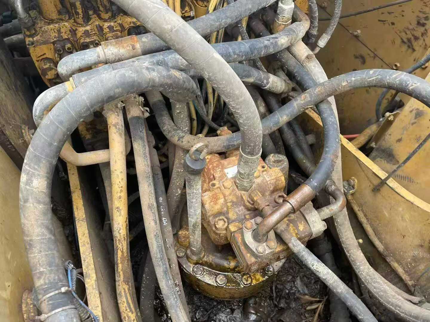 Used Caterpillar 320C Excavator 2016 Model / 8