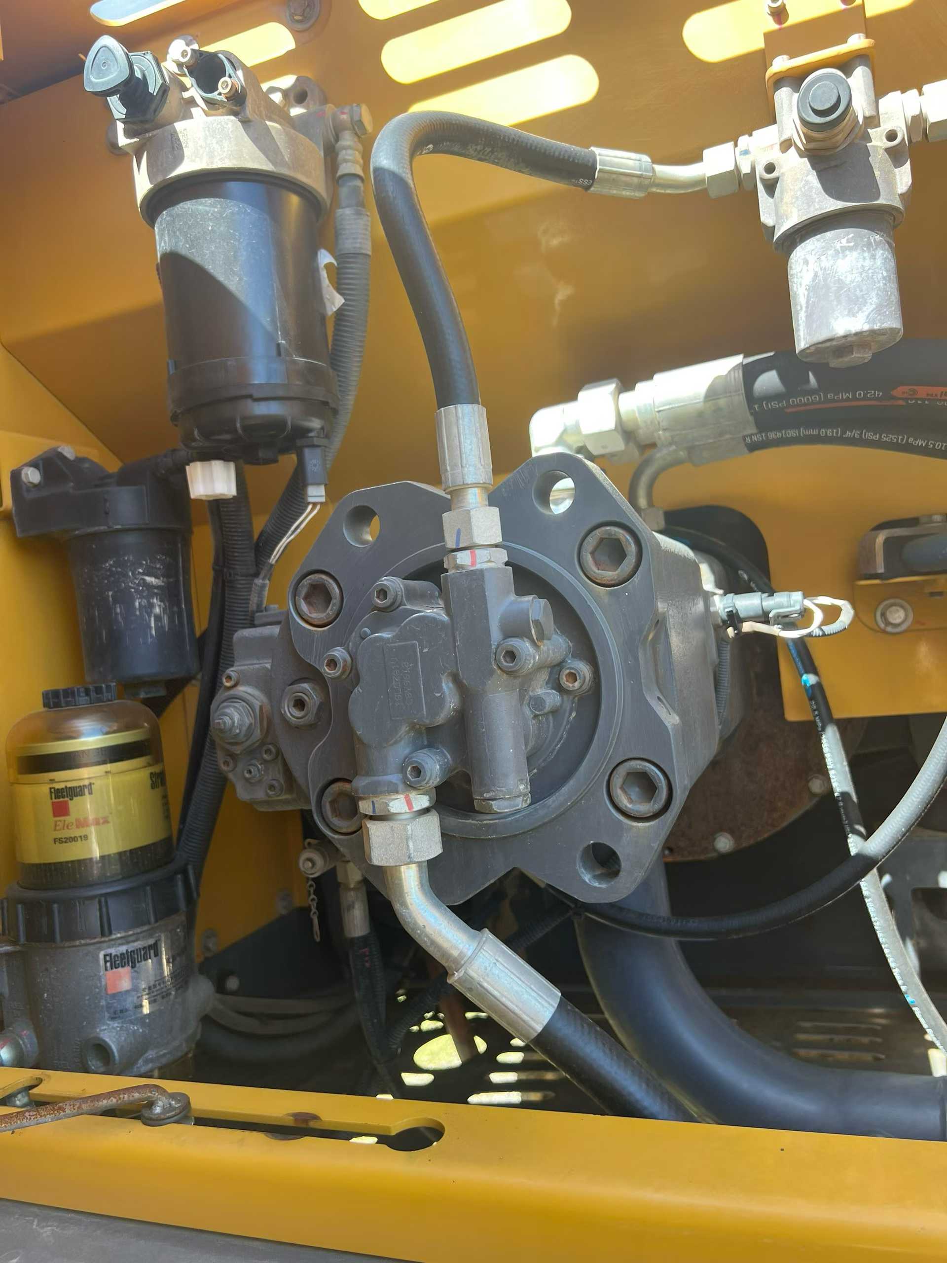 Used XCMG LW200 Excavator 2016 Model / 6