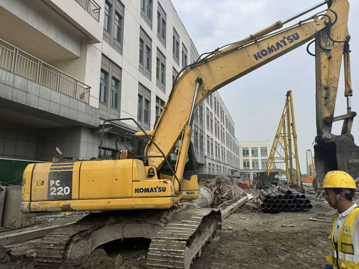 Buy Komatsu PW200-7 Used Excavator / 7 Used Komatsu PW200-7 Excavator 2016 Model / 7