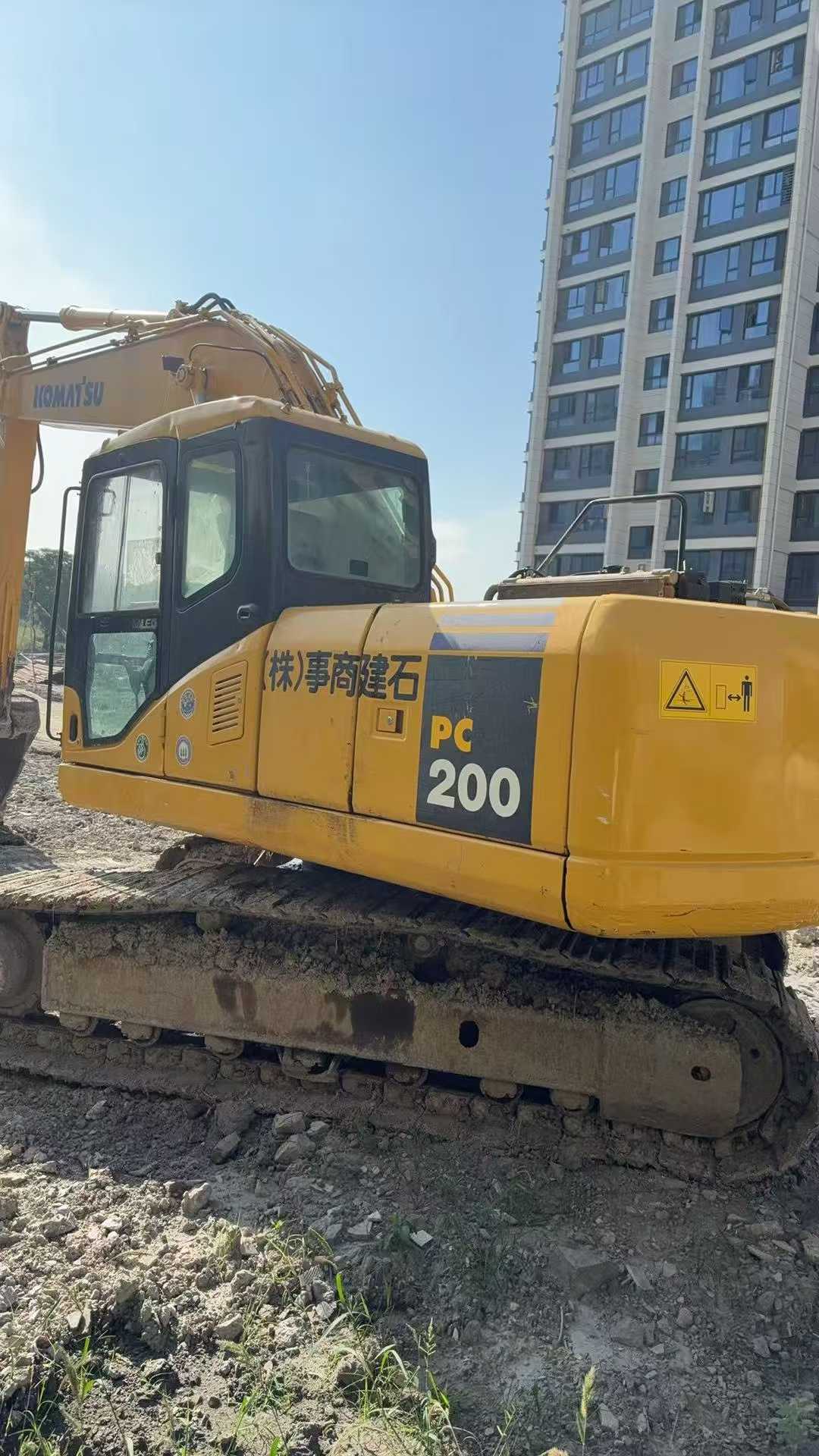 Used Komatsu PC200 Excavator 2016 Model / 6