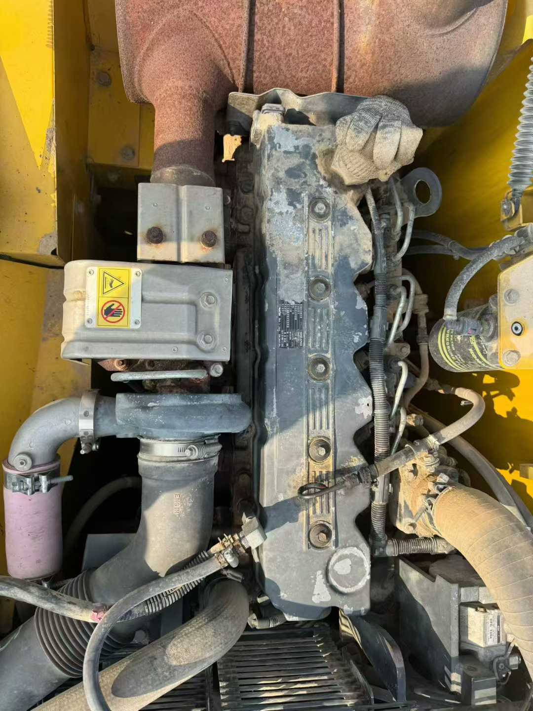 Used Komatsu PC200 Excavator 2014 Model / 5