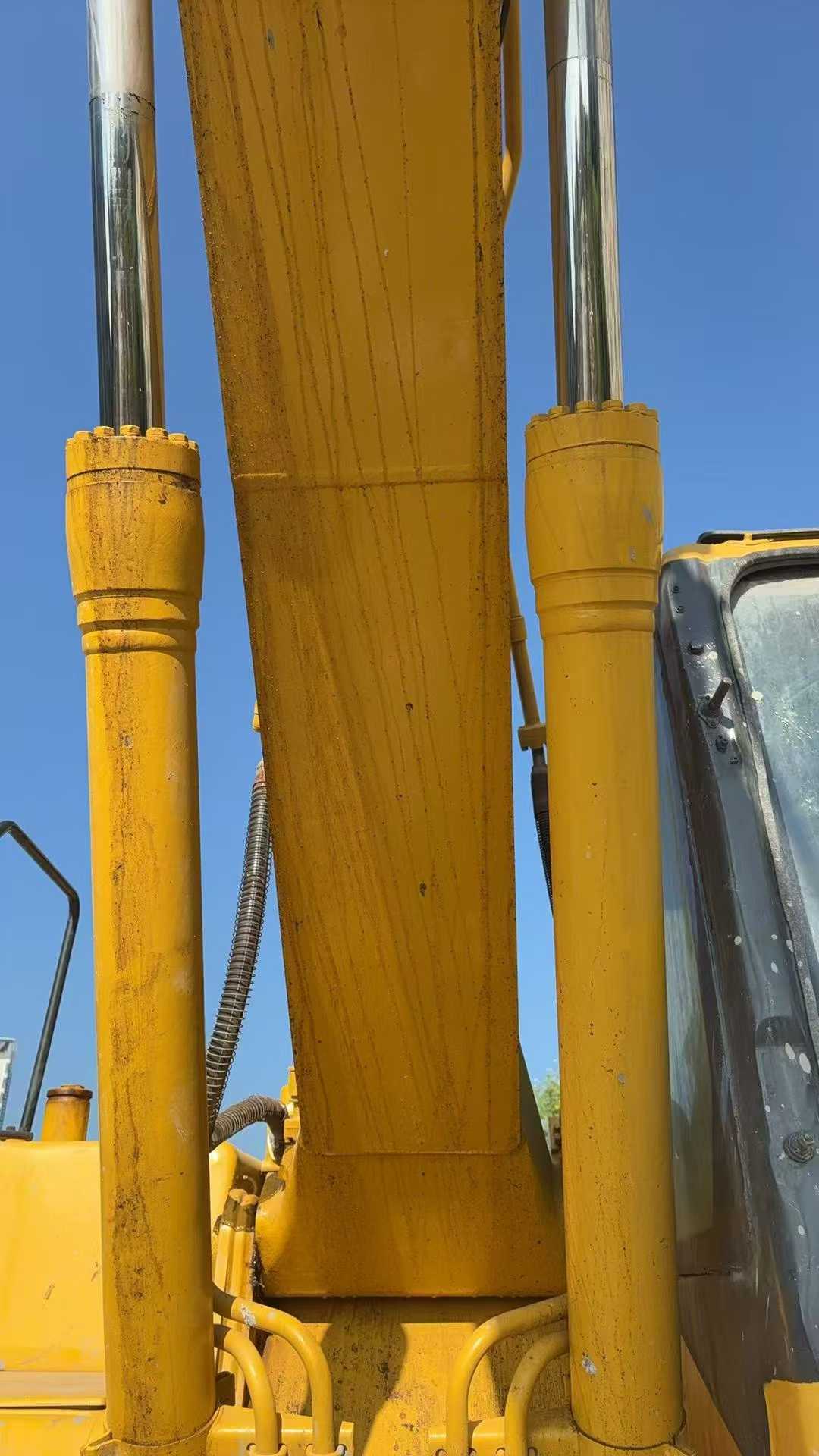 Used Komatsu PC200 Excavator 2016 Model / 9