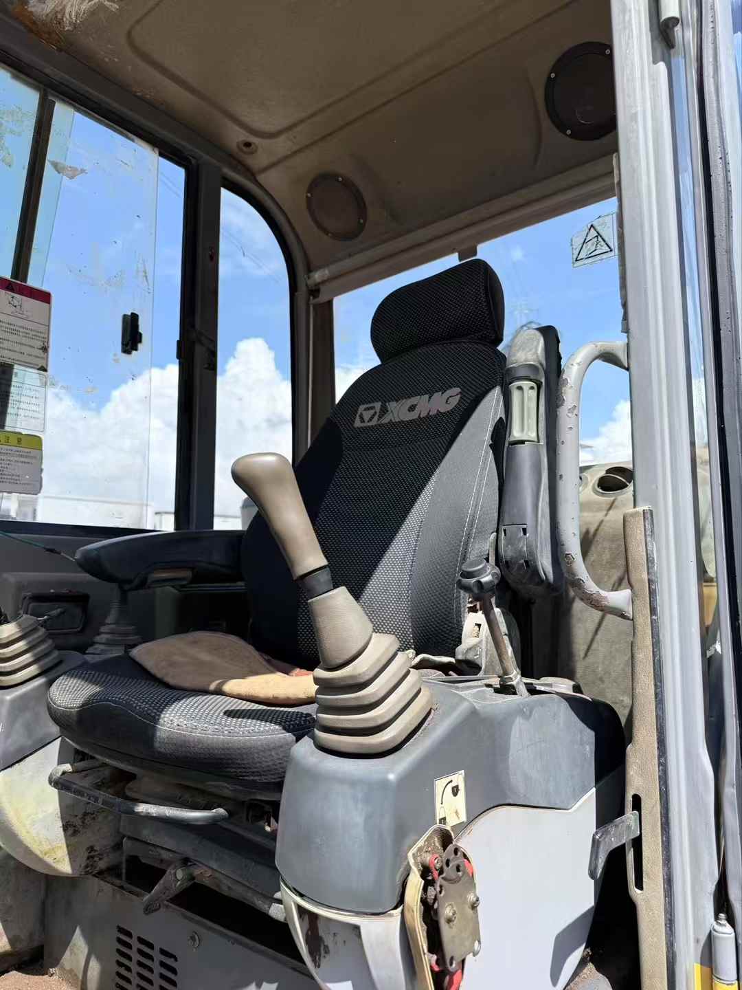 Used XCMG XE60 Excavator 2014 Model / 9