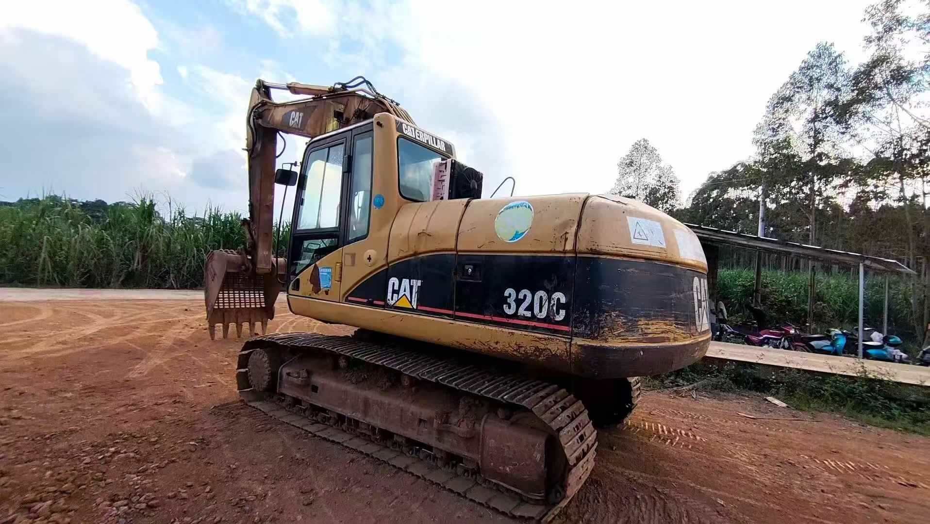 Used Caterpillar 320C Excavator 2016 Model / 3