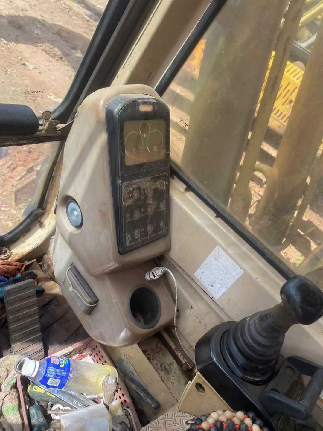 Used Caterpillar 320V2 Excavator 2016 Model / 7