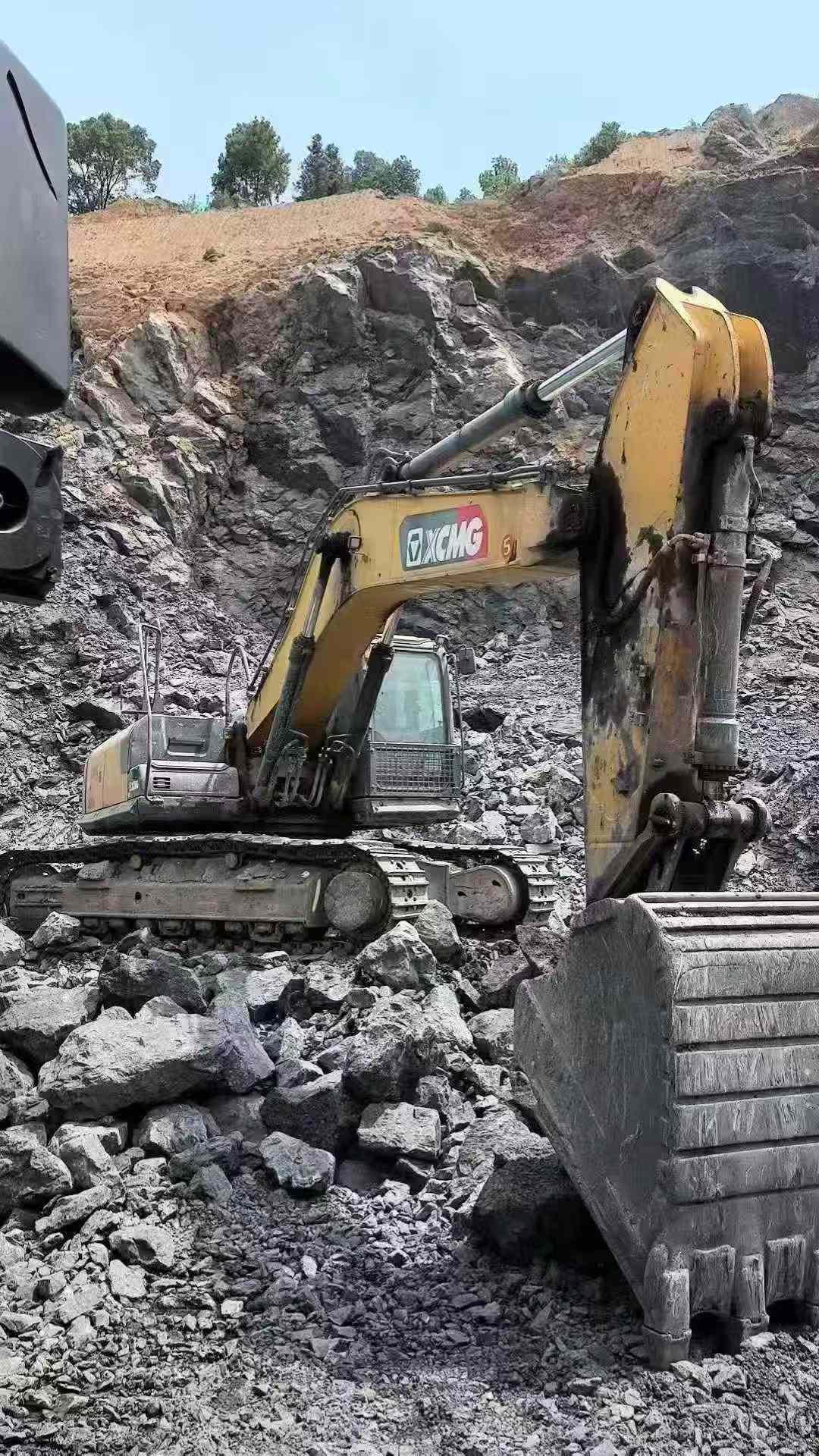 Used XCMG XE370 Excavator 2019 Model / 3