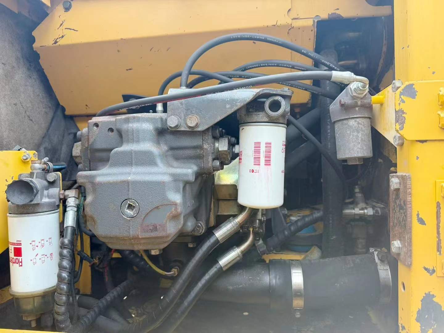 Used Komatsu PC220-8 Excavator 2016 Model / 4