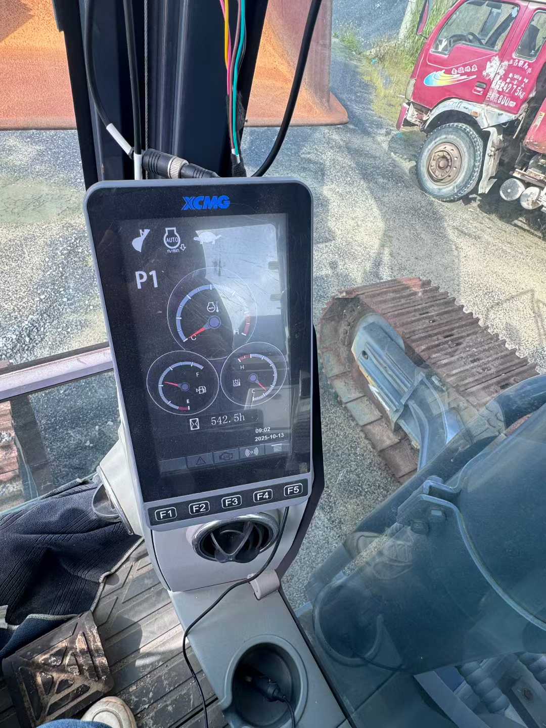 Used XCMG XE335D Excavator 2022 Model / 4