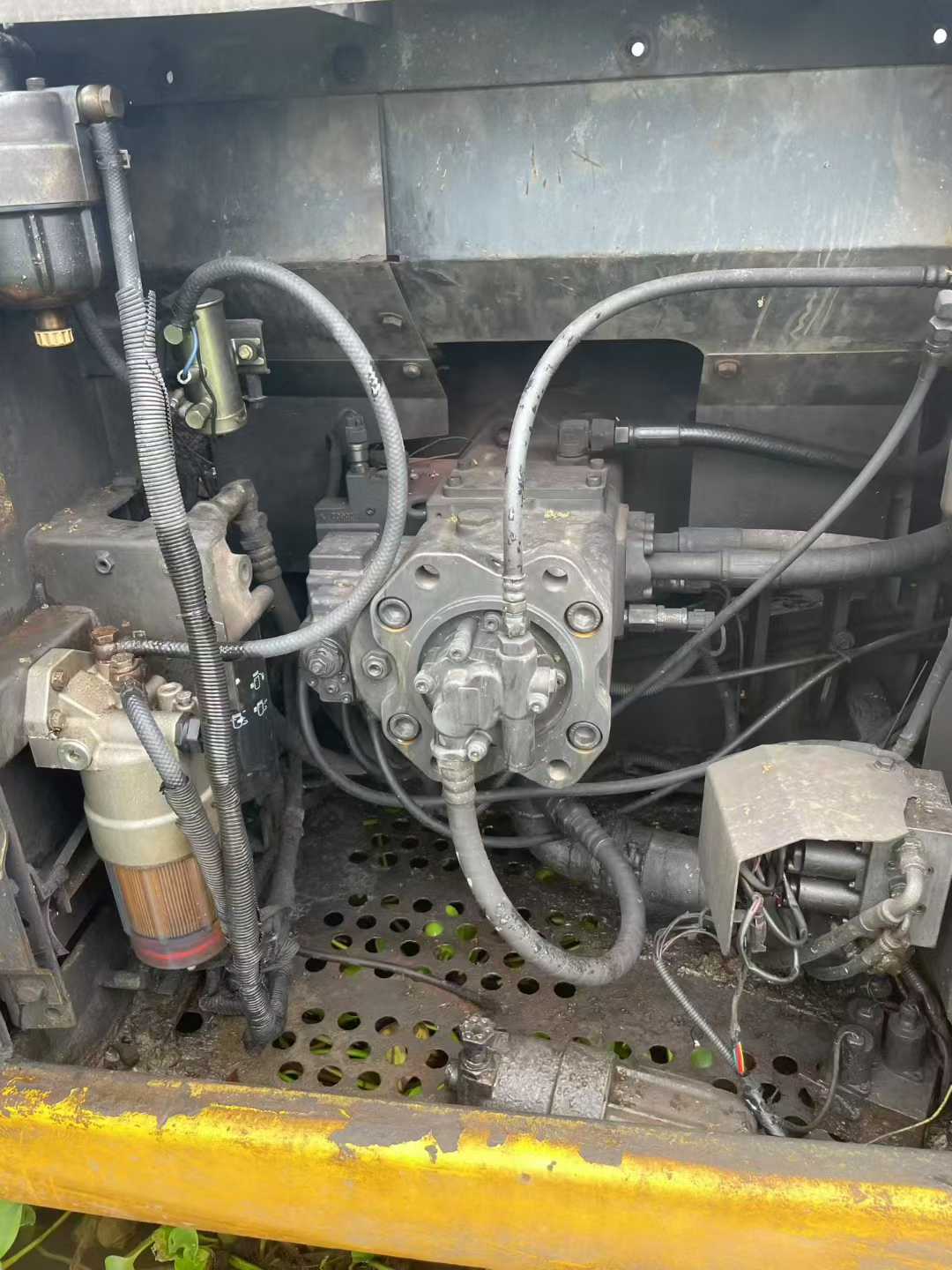 Buy Sumitomo SH200A5 Used Excavator / 6 Used Sumitomo SH200A5 Excavator 2016 Model / 6