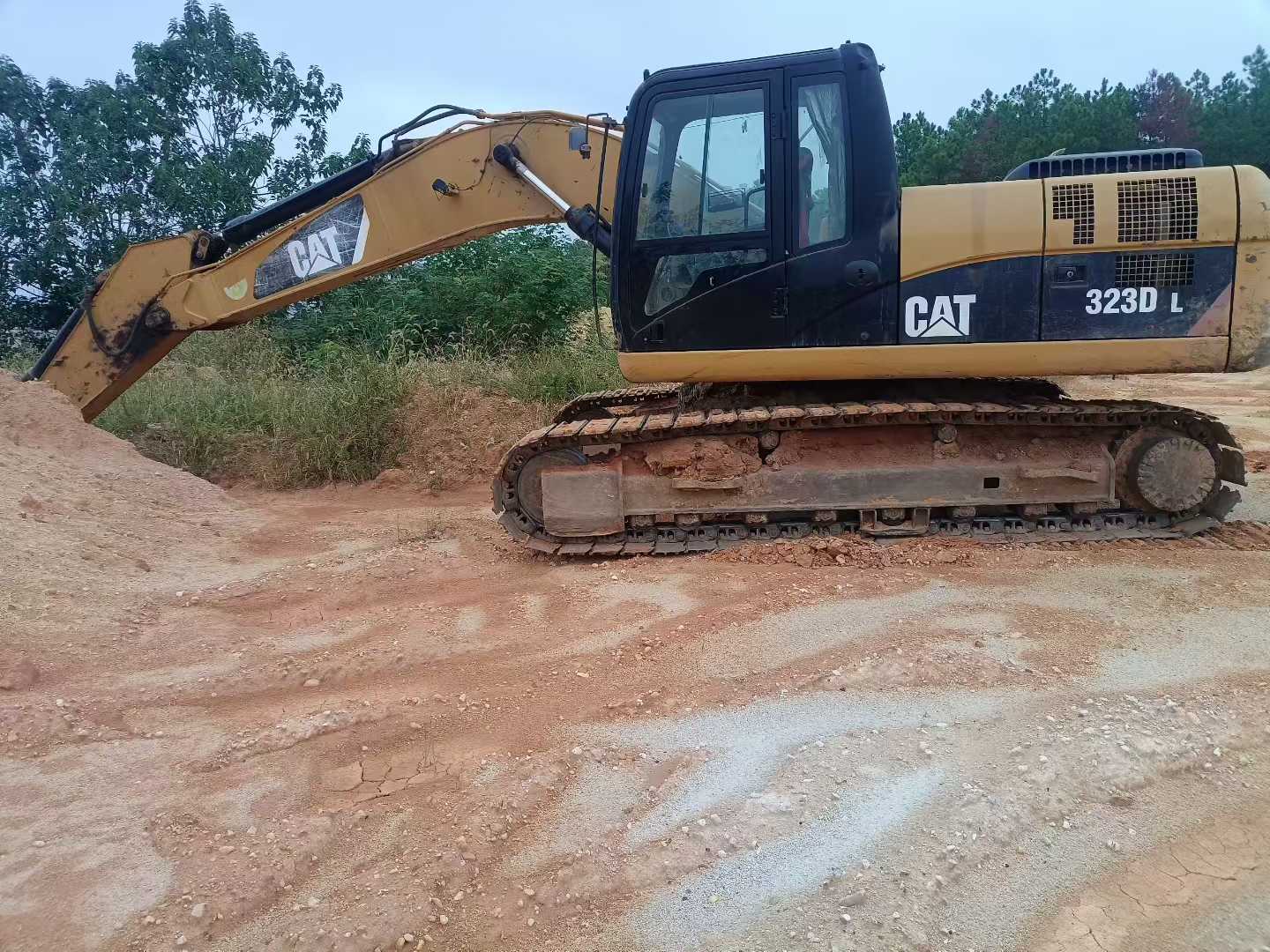Used Caterpillar 323 Excavator 2012 Model / 2