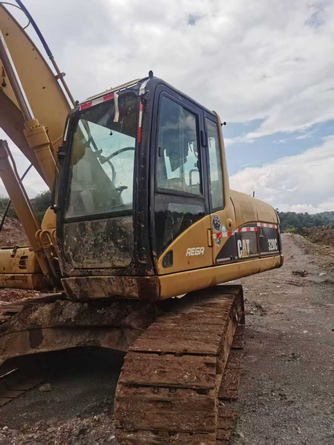 Used Caterpillar 320C Excavator 2016 Model / 3