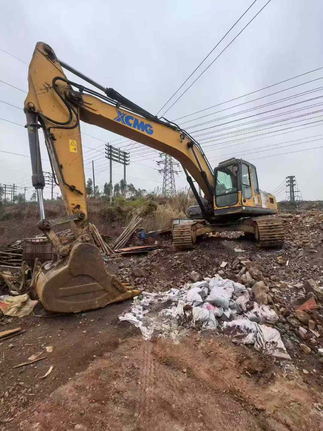 Buy XCMG XE270GK Used Excavator / 1