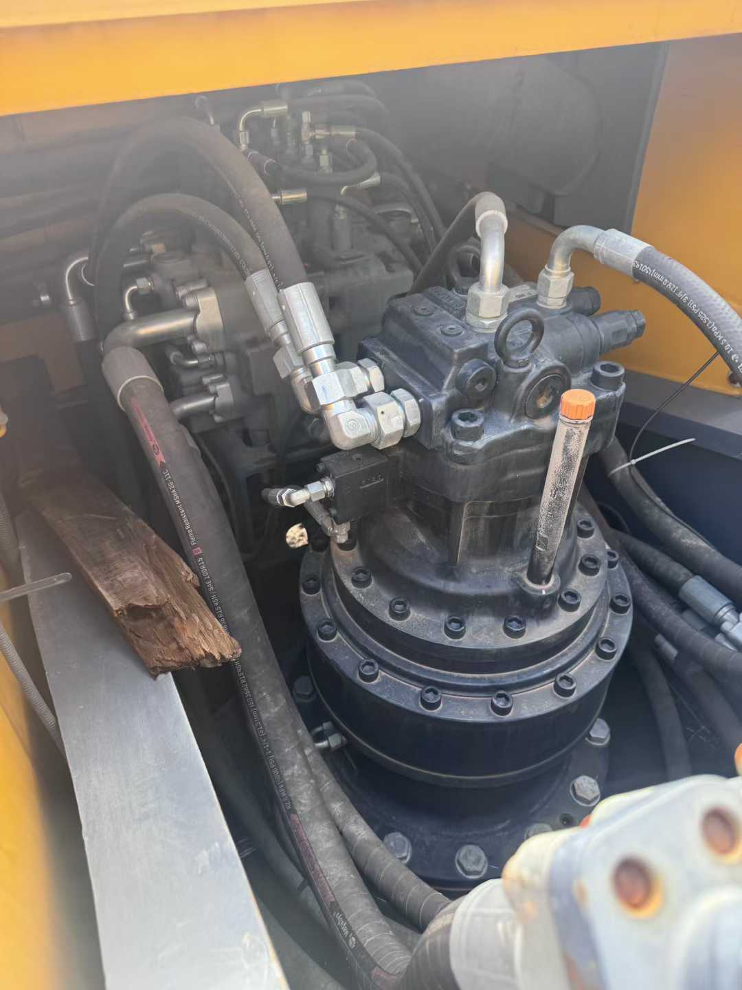 Used XCMG XE335D Excavator 2022 Model / 3