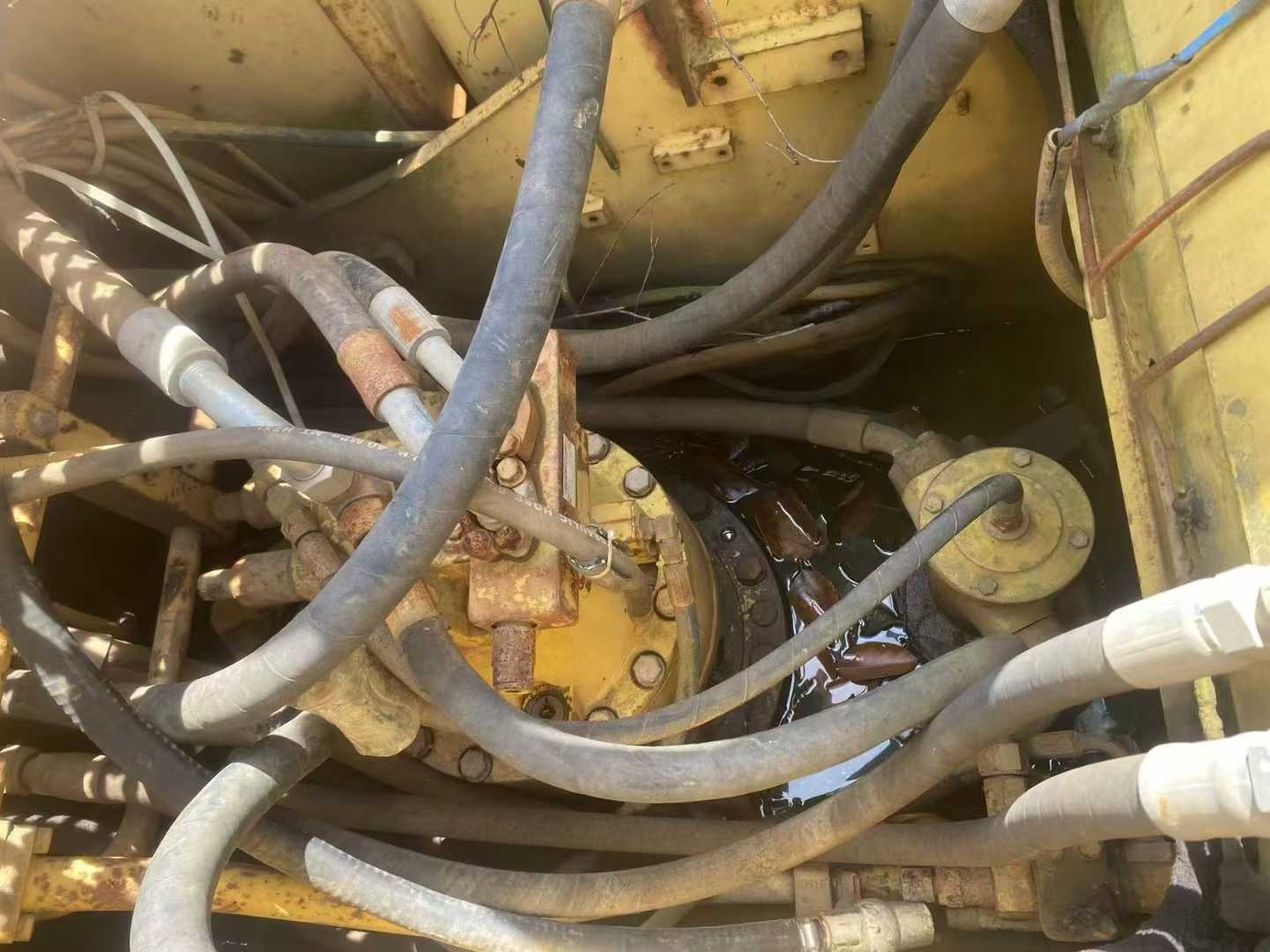 Used Caterpillar 320V2 Excavator 2016 Model / 4