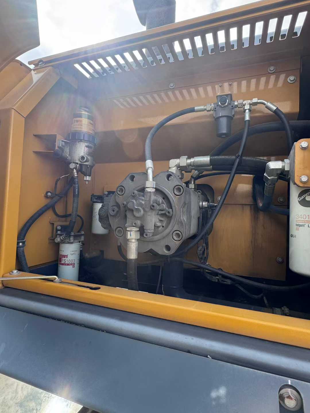 Used XCMG XE335D Excavator 2022 Model / 6