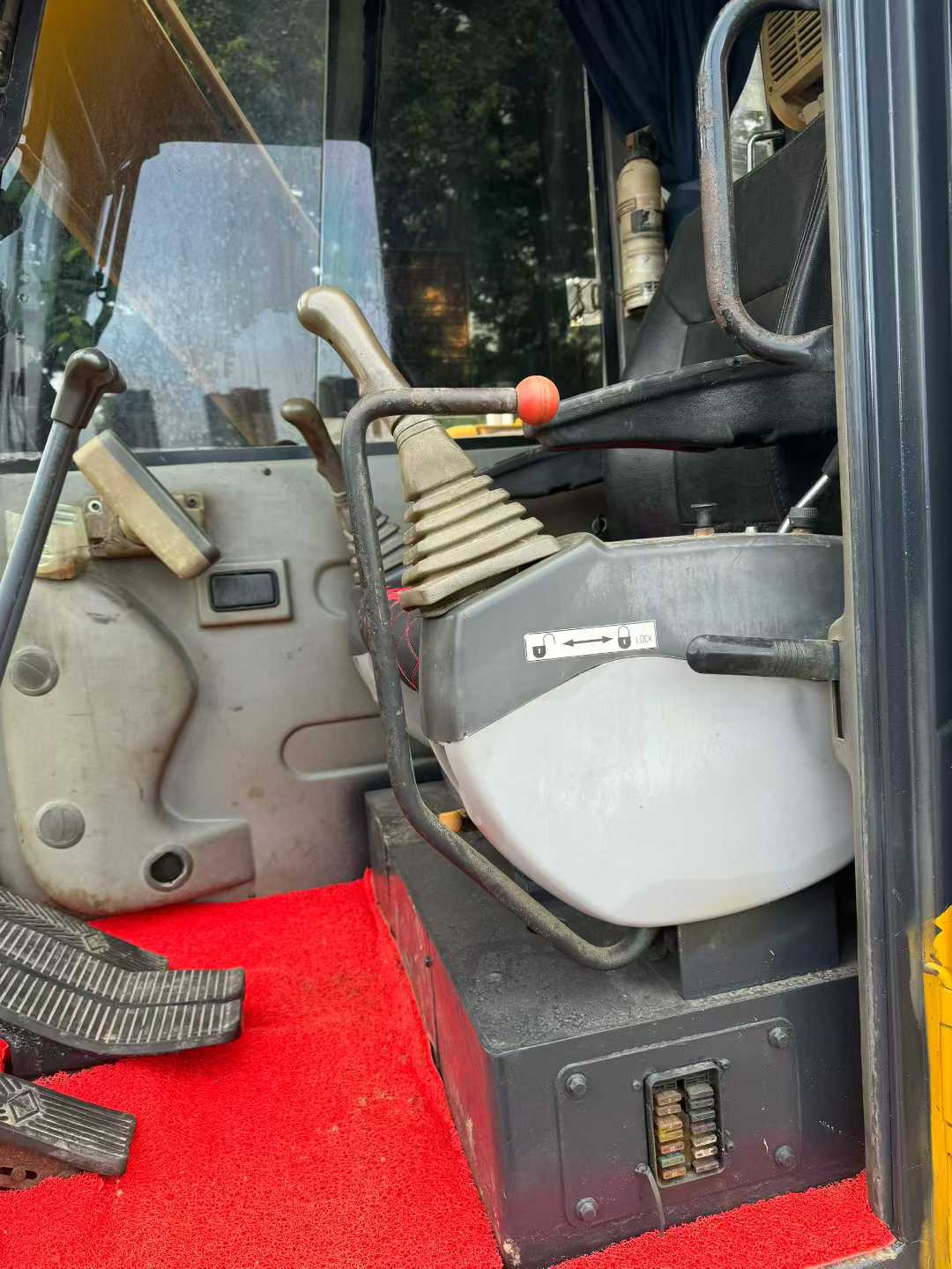 Used XCMG XE80 Excavator 2016 Model / 6