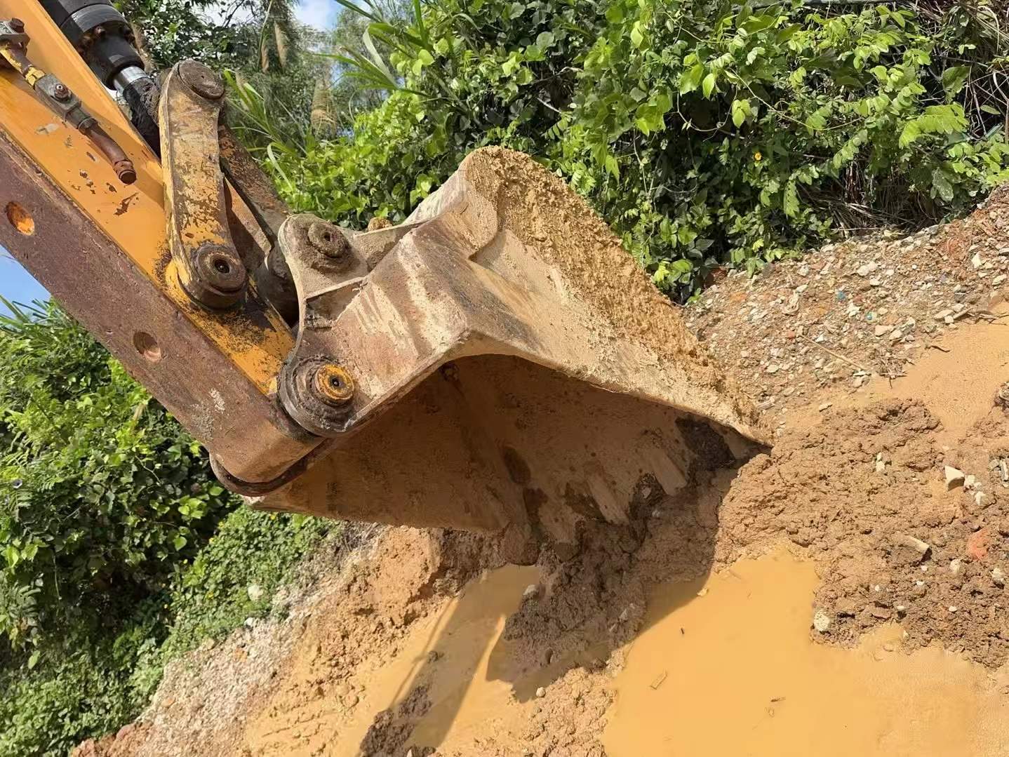 Used Sany SY135 Excavator 2016 Model / 8