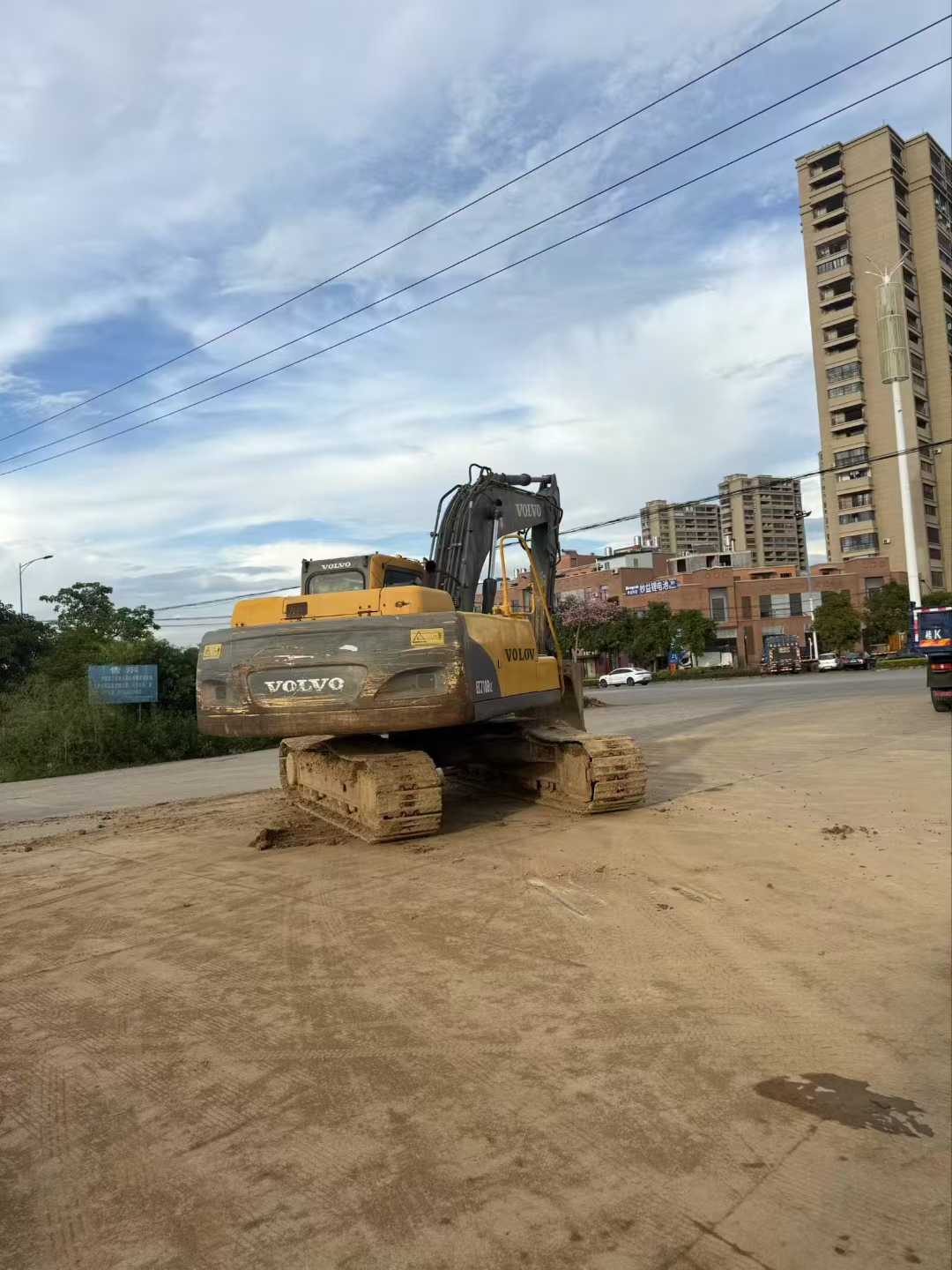 Used Volvo EW210C Excavator 2016 Model / 4