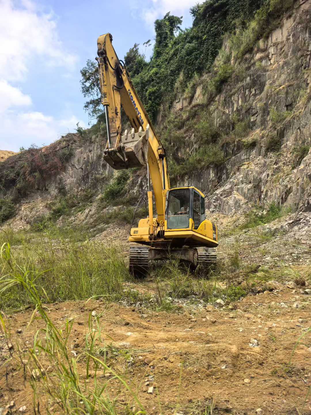 Used Komatsu PW200-7 Excavator 2016 Model / 3